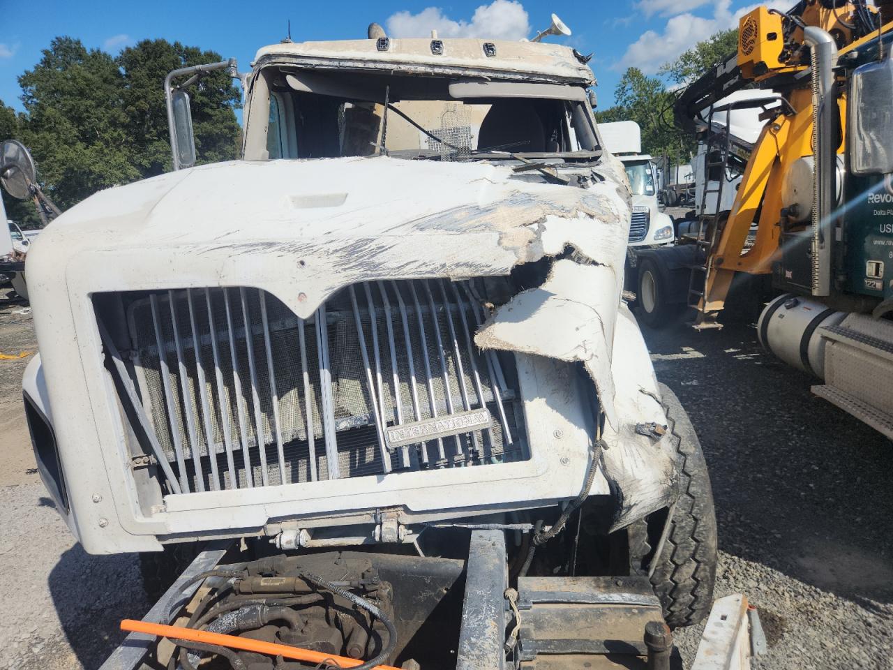 2000 International 5600 5600I VIN: 1HTXHAHT4YJ005335 Lot: 84225595