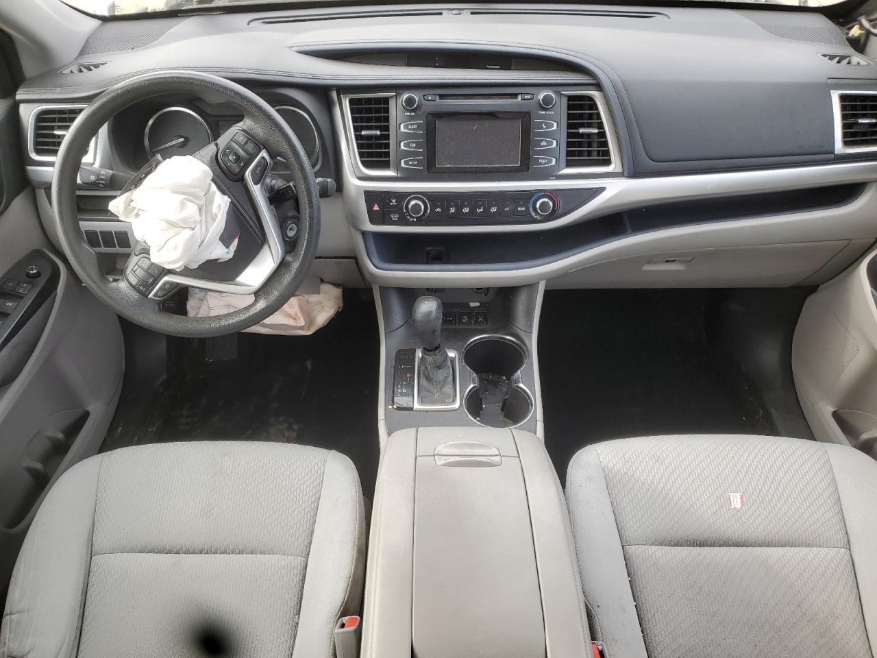 2015 Toyota Highlander Le VIN: 5TDBKRFH1FS117502 Lot: 90401155