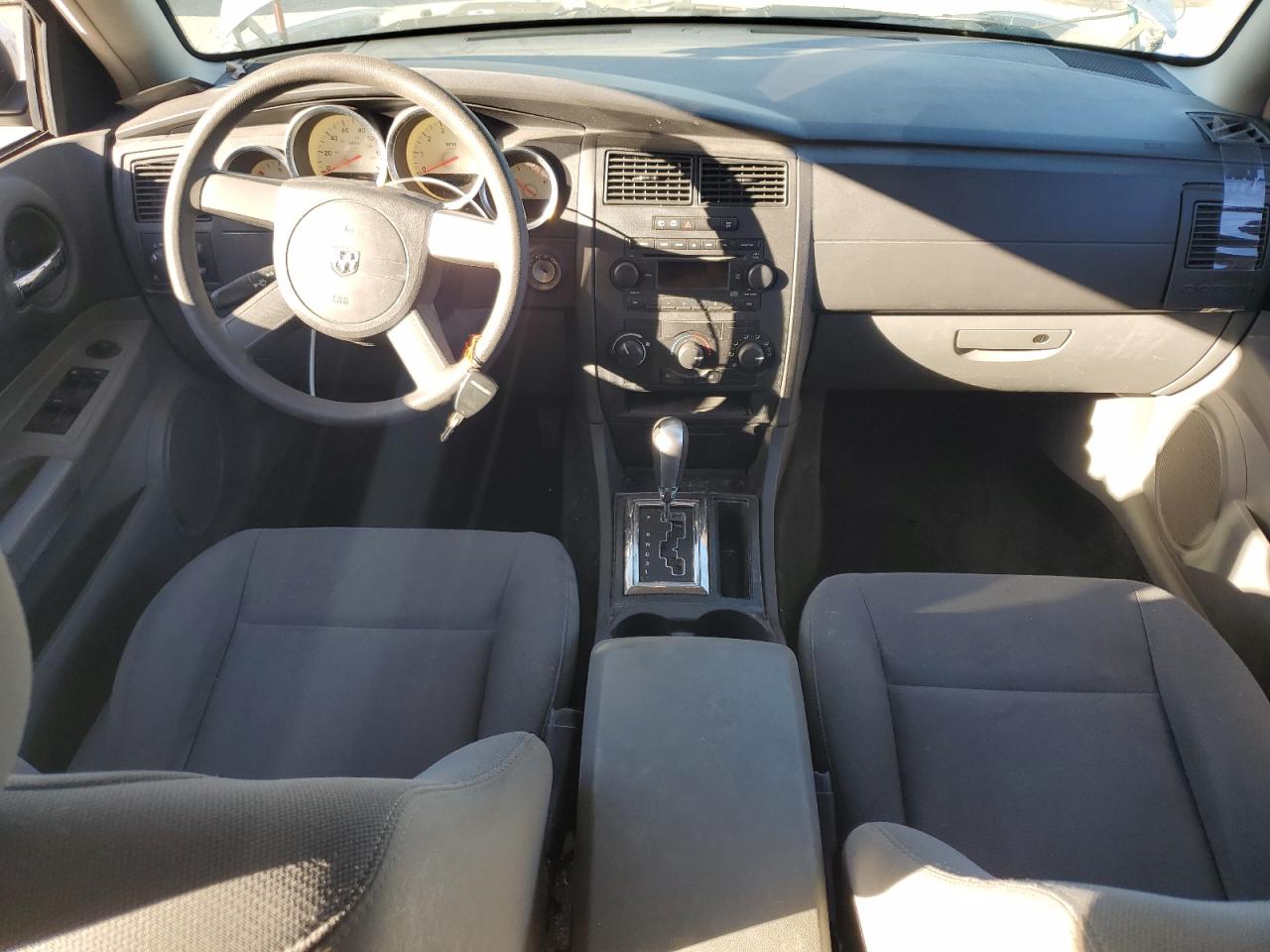 2005 Dodge Magnum Sxt VIN: 2D4FV48V55H649205 Lot: 89725445