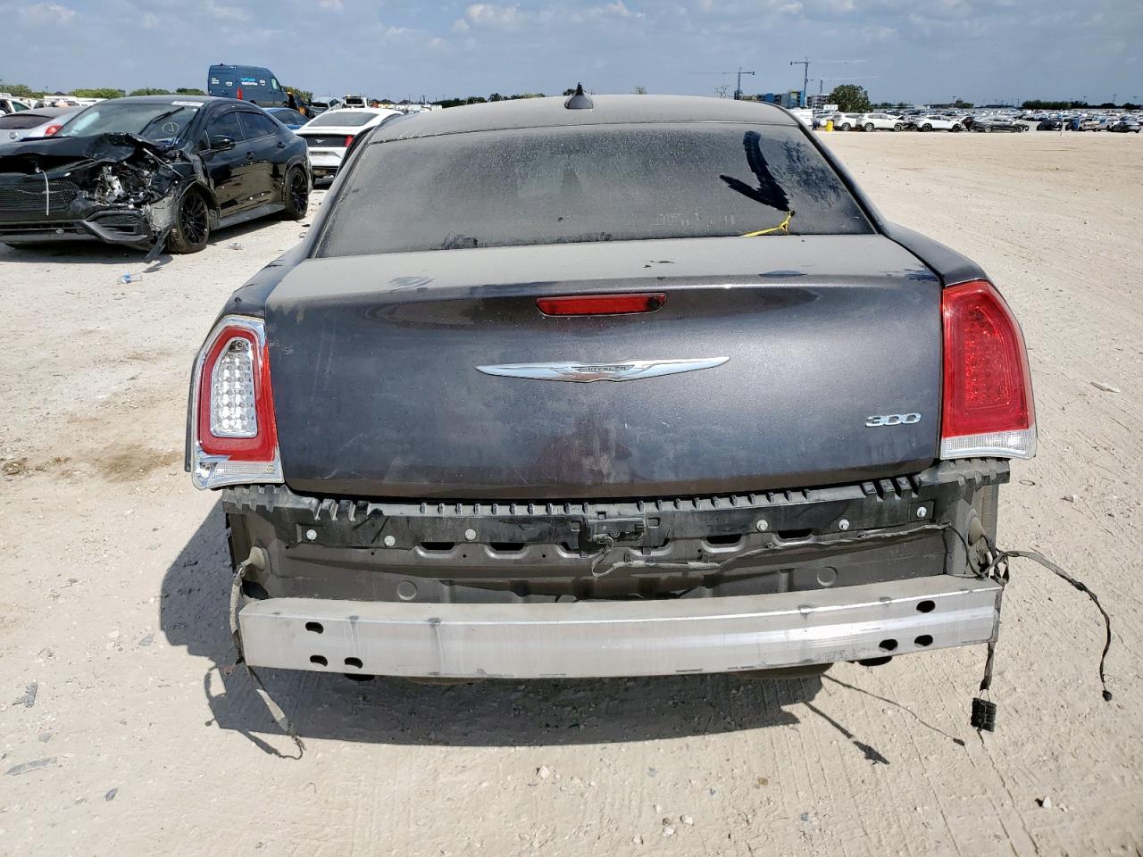 2015 Chrysler 300 Limited VIN: 2C3CCAAG9FH838039 Lot: 85265925