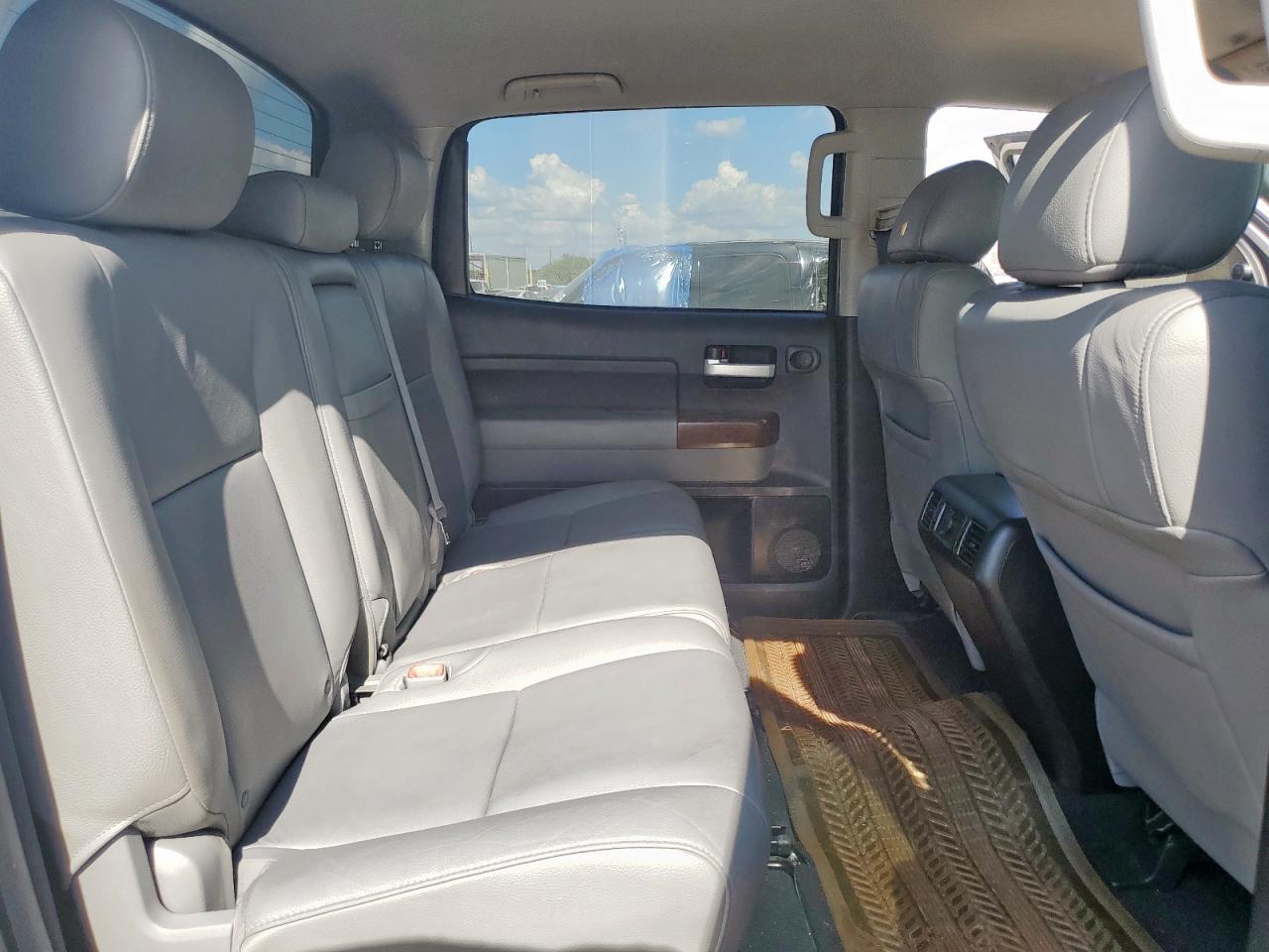 2013 Toyota Tundra Crewmax Limited VIN: 5TFFY5F10DX145553 Lot: 82311405