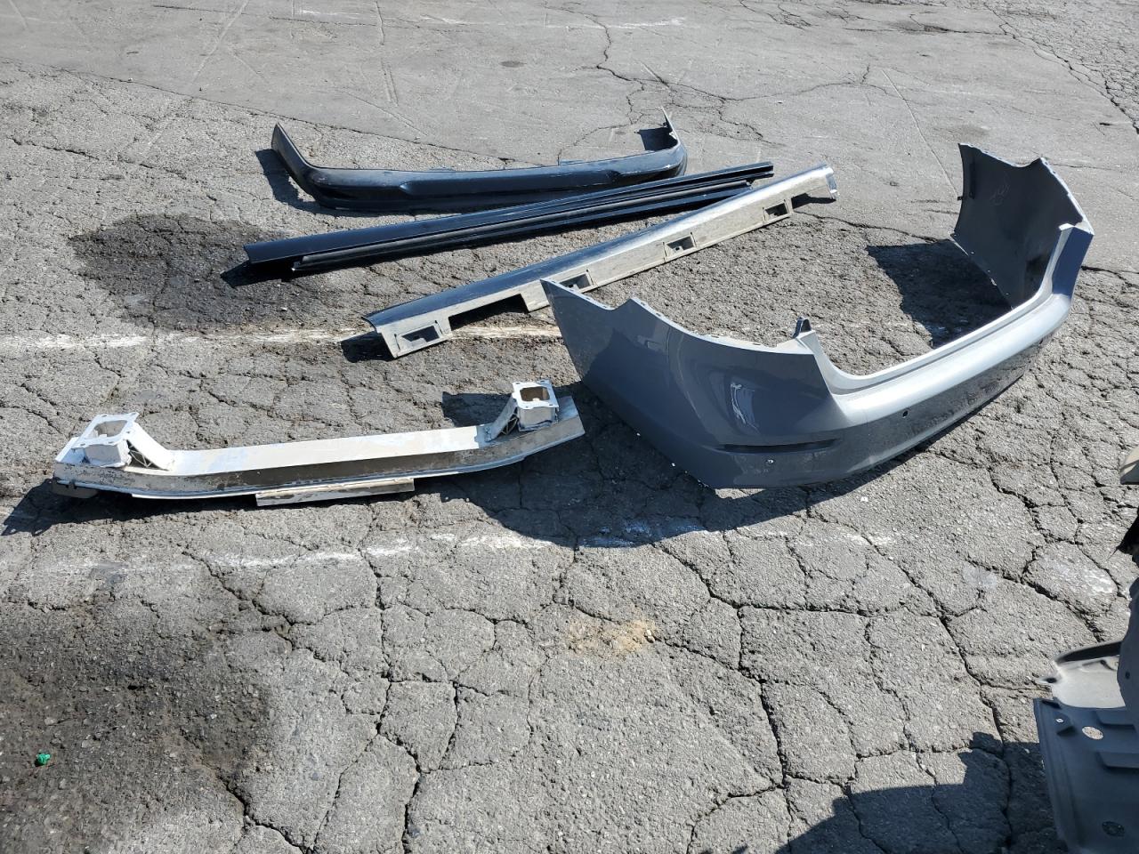 2024 Honda Accord Touring Hybrid VIN: 1HGCY2F88RA012212 Lot: 82380175