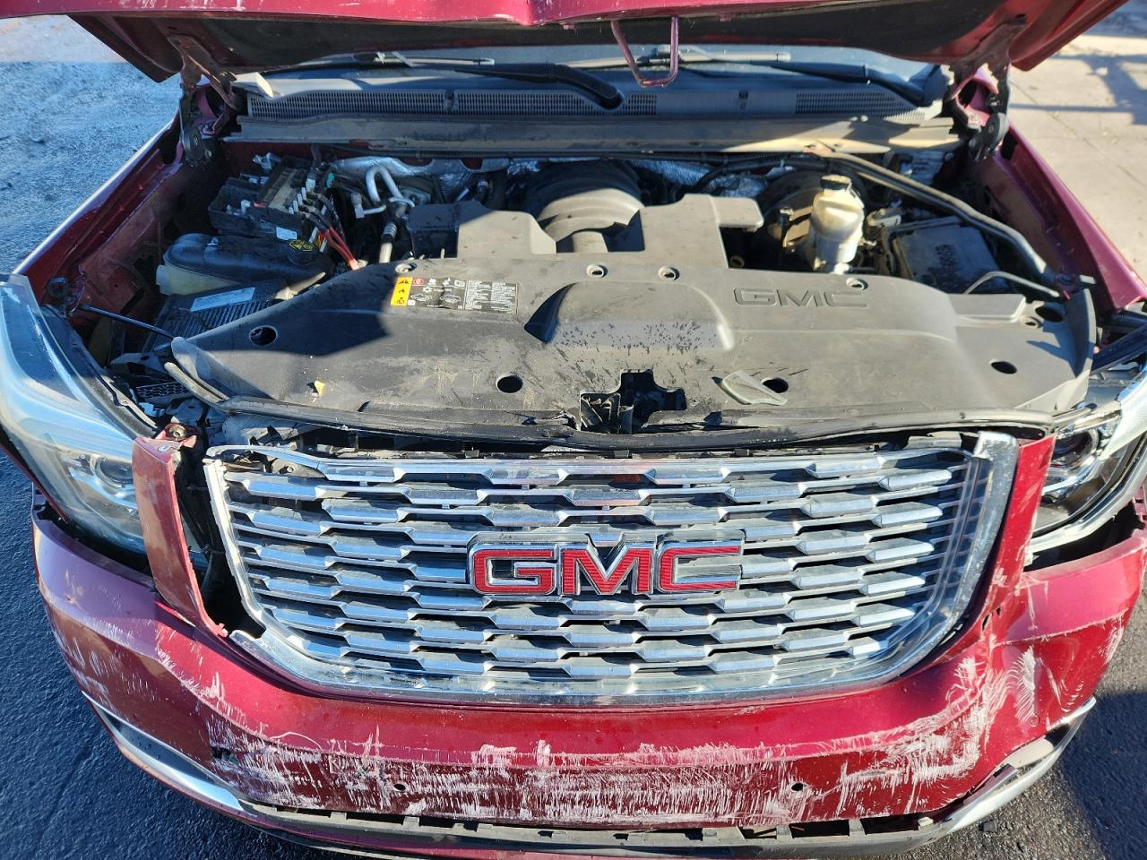 2018 GMC Yukon Xl Denali VIN: 1GKS1HKJ0JR138648 Lot: 90037535