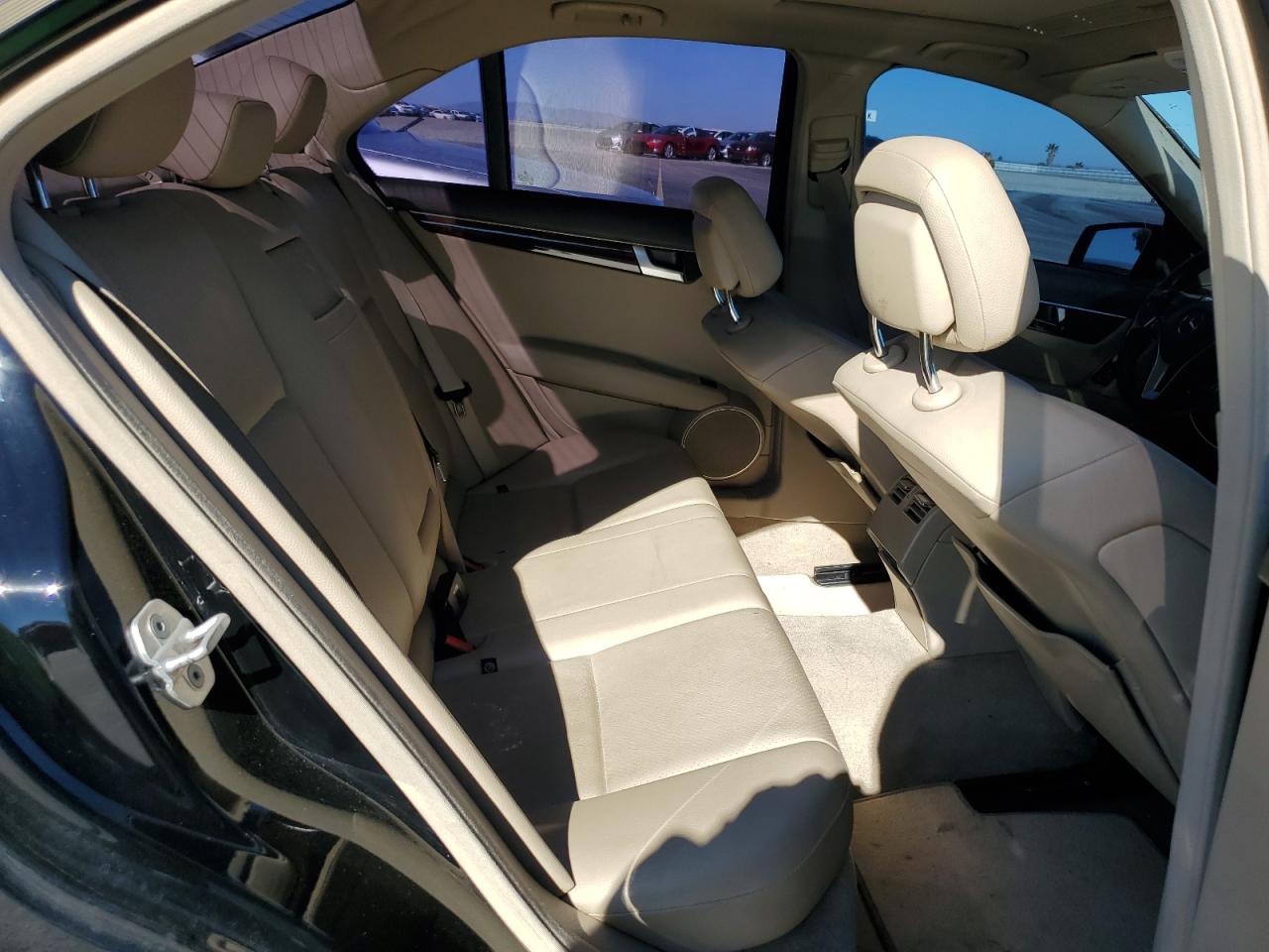 2014 Mercedes-Benz C 250 VIN: WDDGF4HB5ER303620 Lot: 90289645