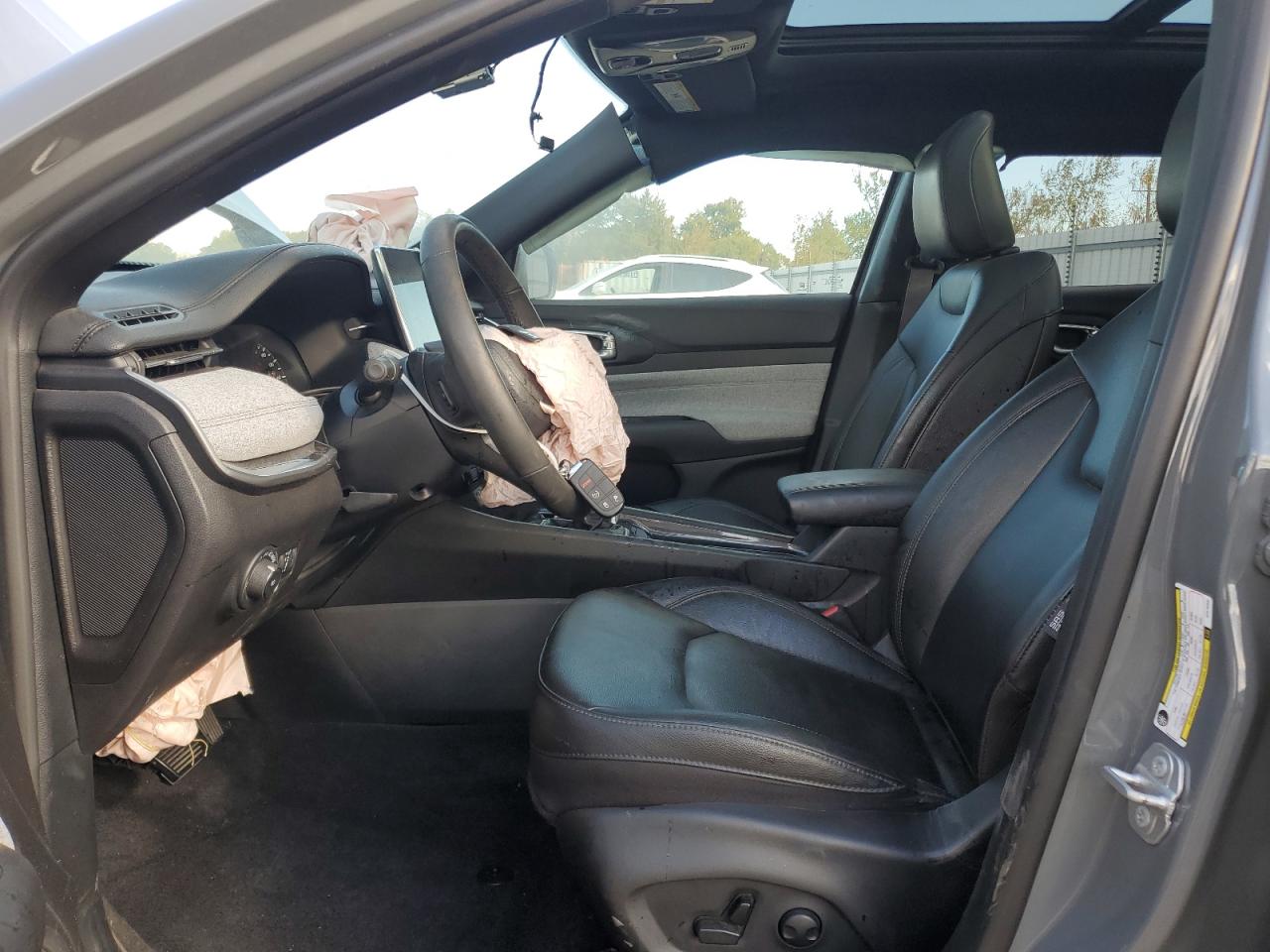 2024 Jeep Compass Latitude Lux VIN: 3C4NJDFN3RT576050 Lot: 90640115