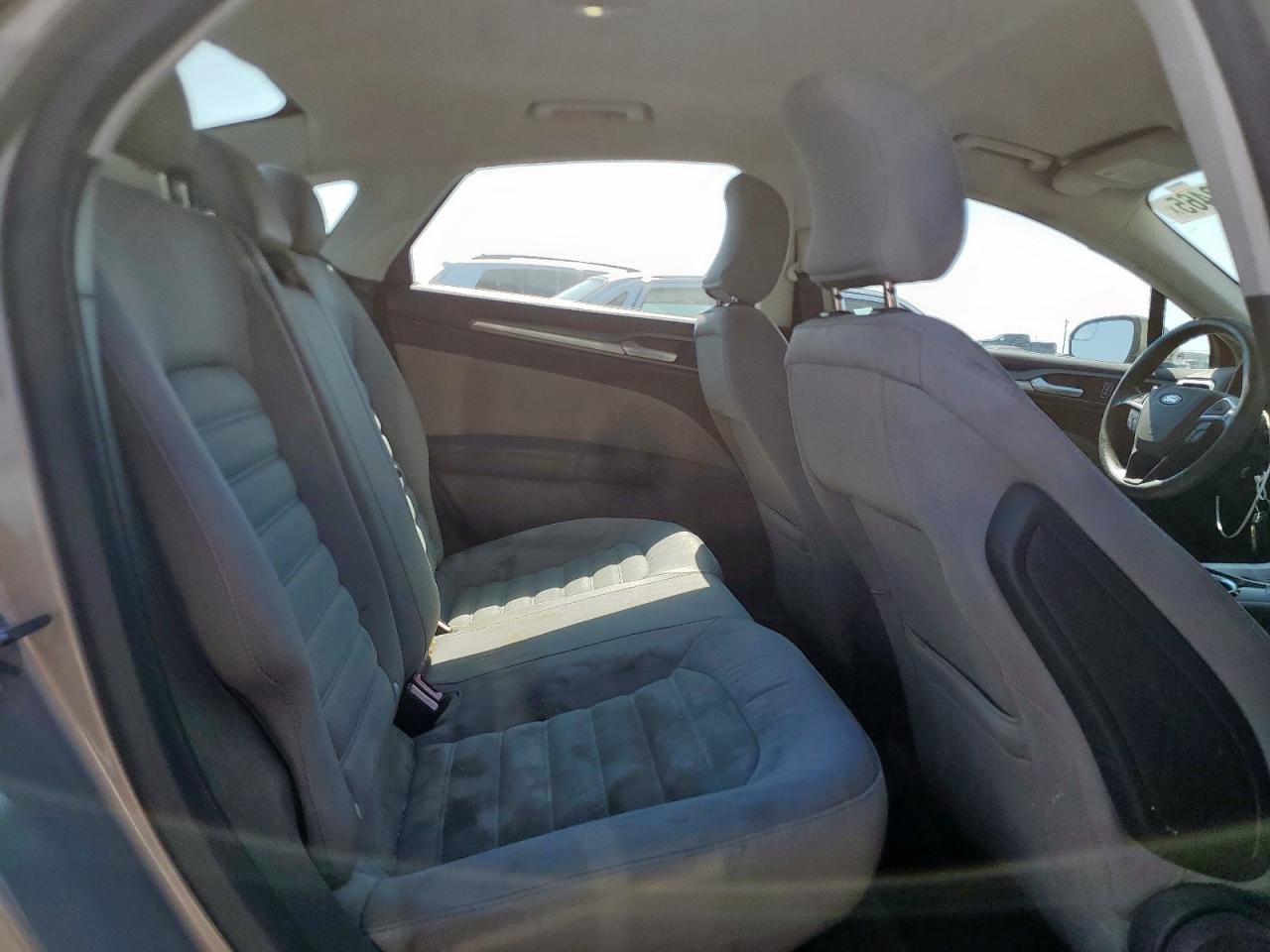 2015 Ford Fusion S VIN: 3FA6P0G75FR252589 Lot: 82322465