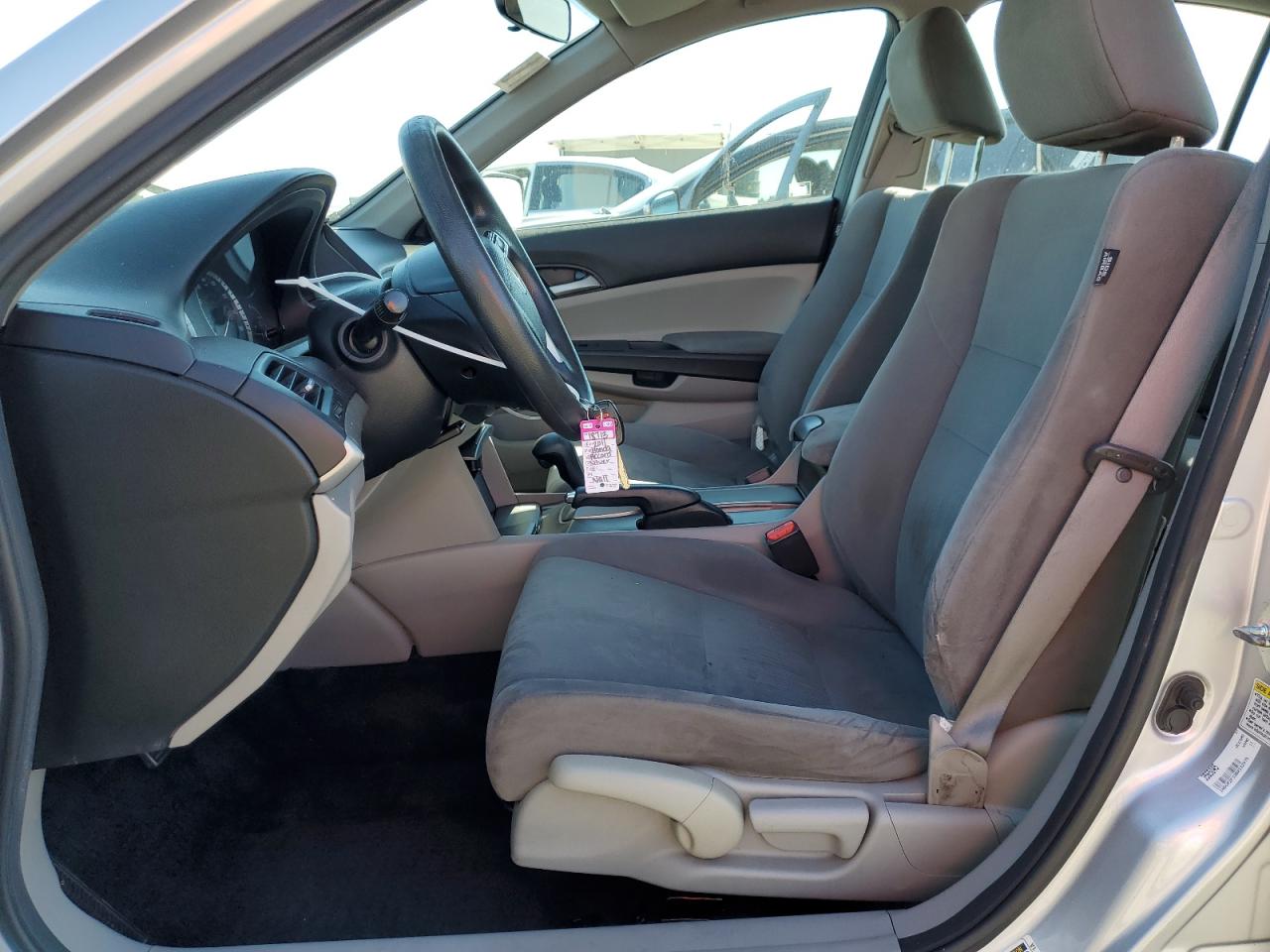 2011 Honda Accord Lx VIN: 1HGCP2F33BA132075 Lot: 85561985