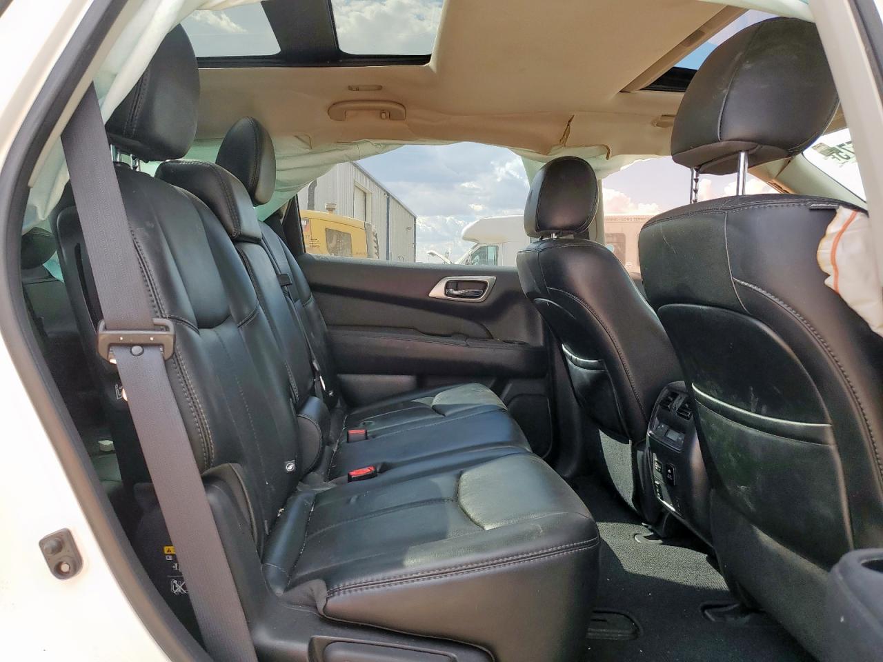 2017 Nissan Pathfinder S VIN: 5N1DR2MM6HC696868 Lot: 84522575