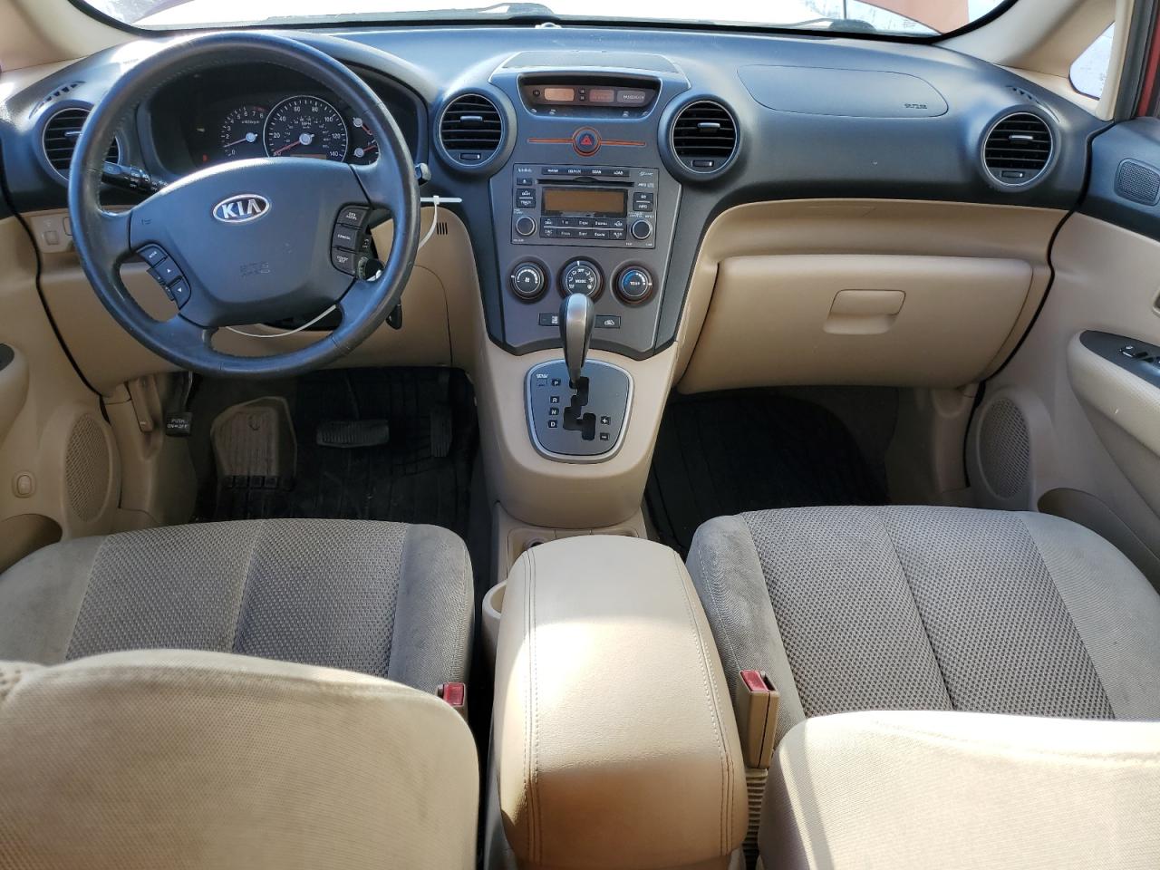 2008 Kia Rondo Lx VIN: KNAFG526X87128797 Lot: 82712585