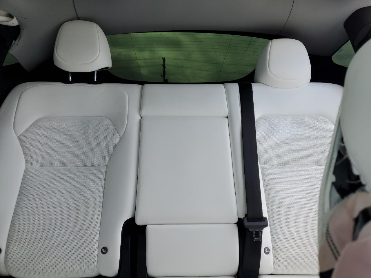 2026 Tesla Model Y VIN: 7SAYGDEE6TF390606 Lot: 82242015