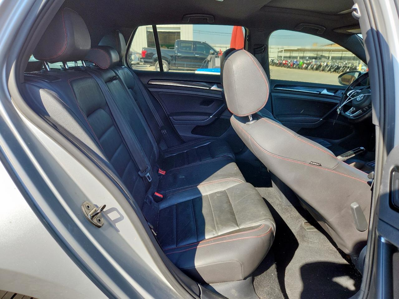 2015 Volkswagen Gti VIN: 3VW4T7AU2FM010387 Lot: 84818695