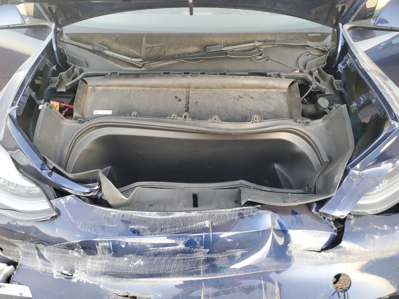 2022 Tesla Model Y VIN: 7SAYGDEE9NA011923 Lot: 90292175