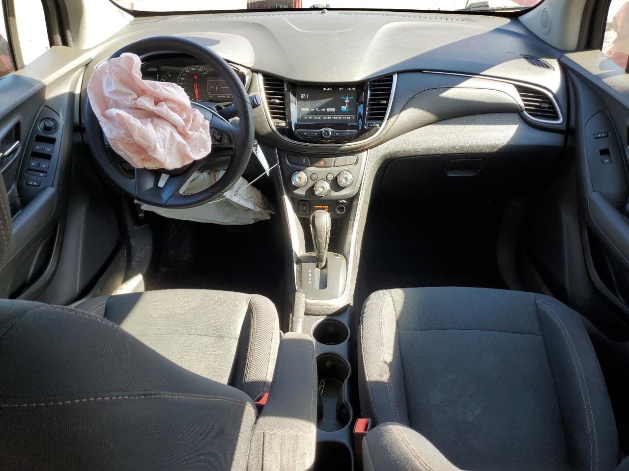 2017 Chevrolet Trax Ls VIN: 3GNCJNSB8HL184521 Lot: 82297575