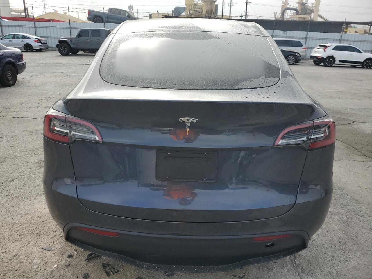 2024 Tesla Model Y VIN: 7SAYGDEDXRF120178 Lot: 85525395