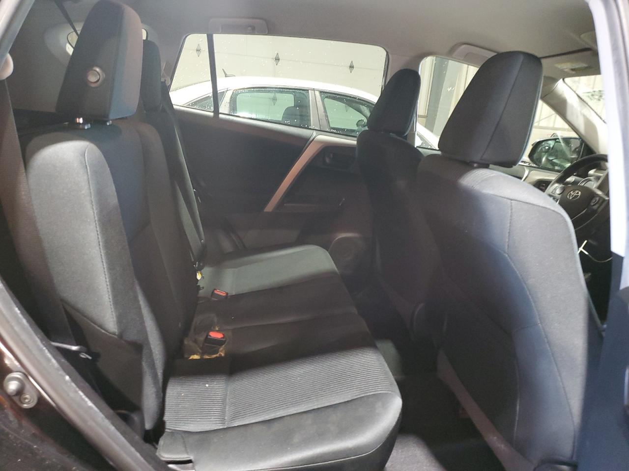 2018 Toyota Rav4 Le VIN: 2T3BFREV5JW732475 Lot: 85549395