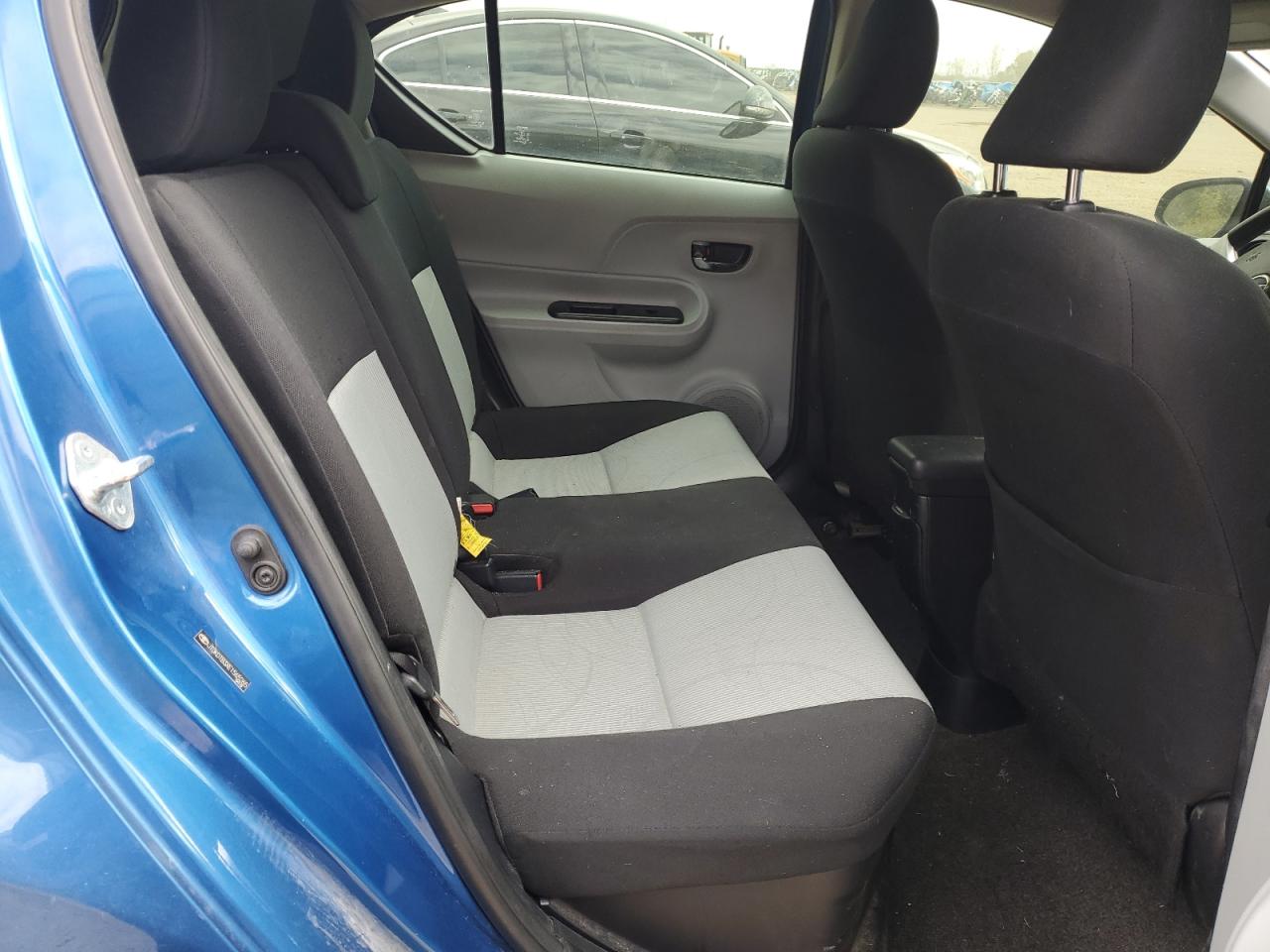 2014 Toyota Prius C VIN: JTDKDTB3XE1565265 Lot: 90827225