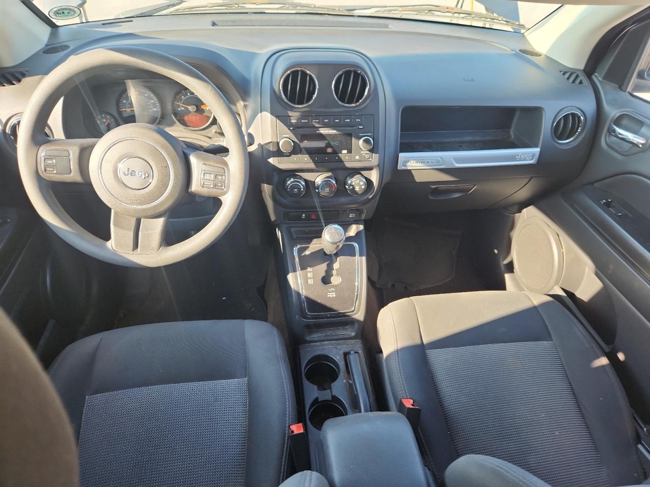 2015 Jeep Compass Sport VIN: 1C4NJCBAXFD284894 Lot: 84800375