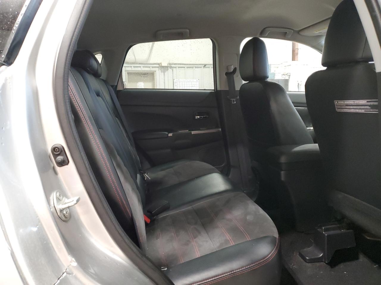 2018 Mitsubishi Outlander Sport Es VIN: JA4AR3AW9JU013204 Lot: 82334845