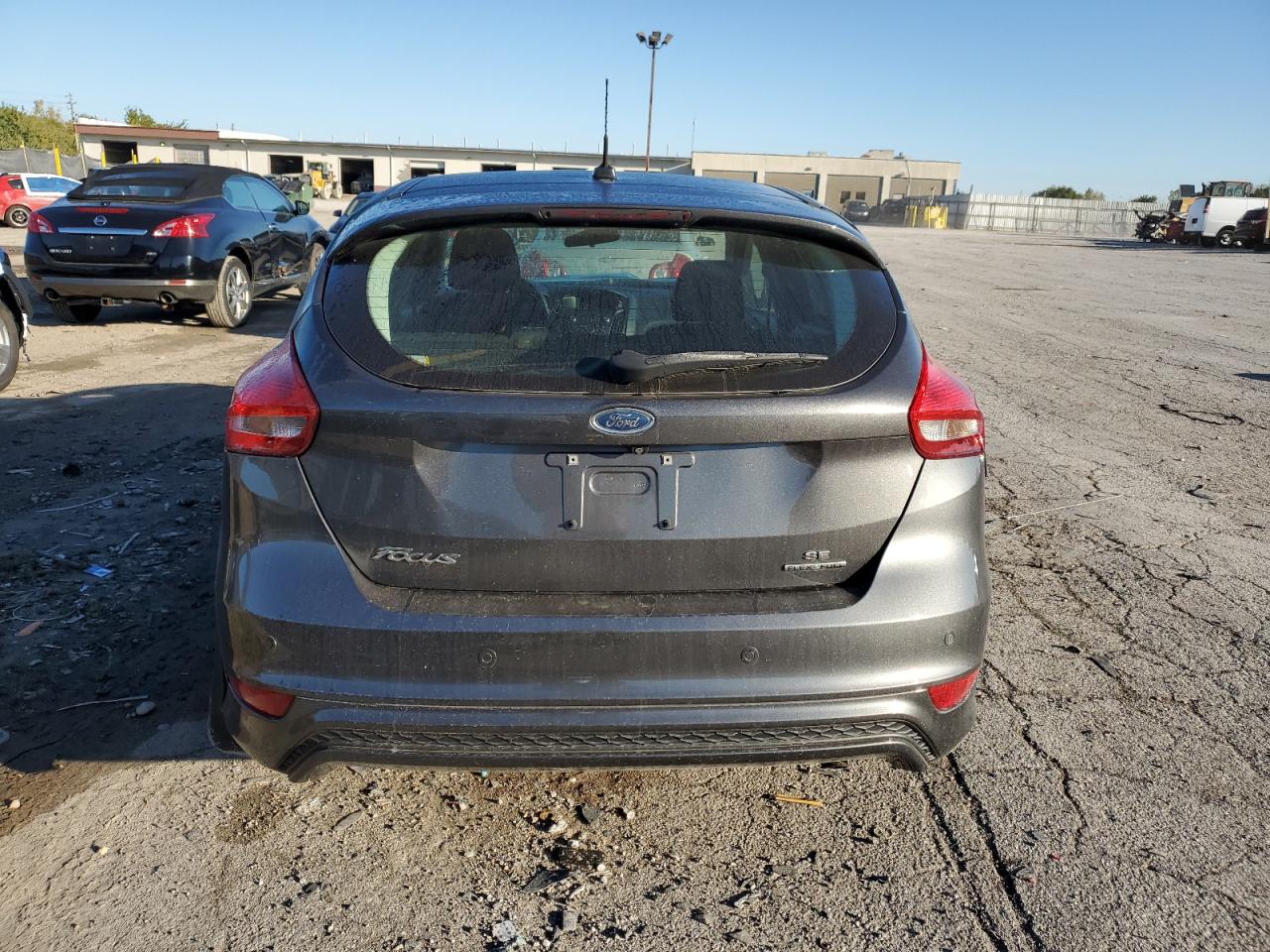 2015 Ford Focus Se VIN: 1FADP3K23FL217553 Lot: 85790305