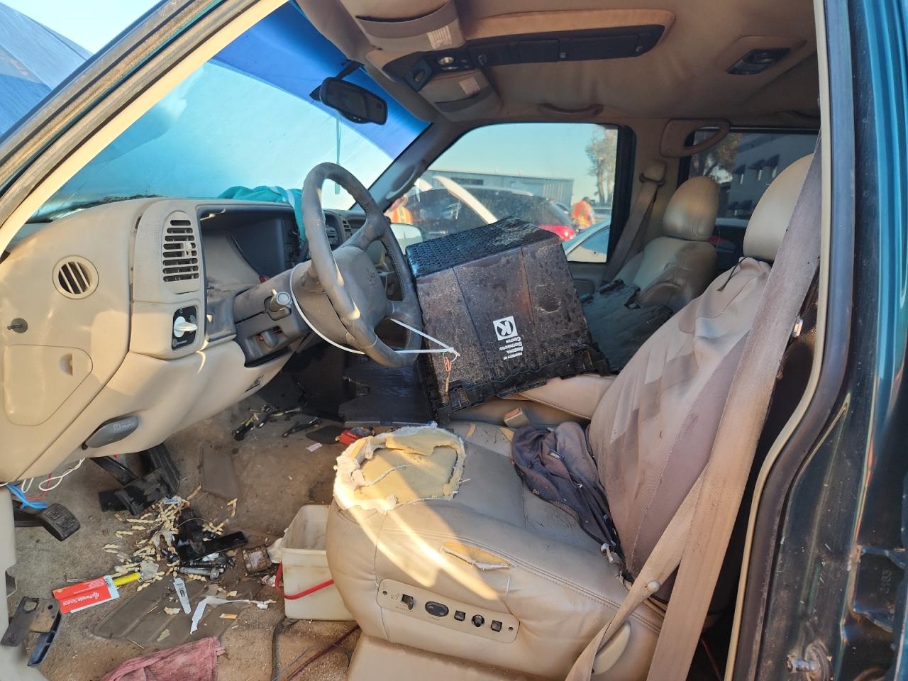 1999 Chevrolet Tahoe K1500 VIN: 1GNEK13R3XJ513285 Lot: 84660735