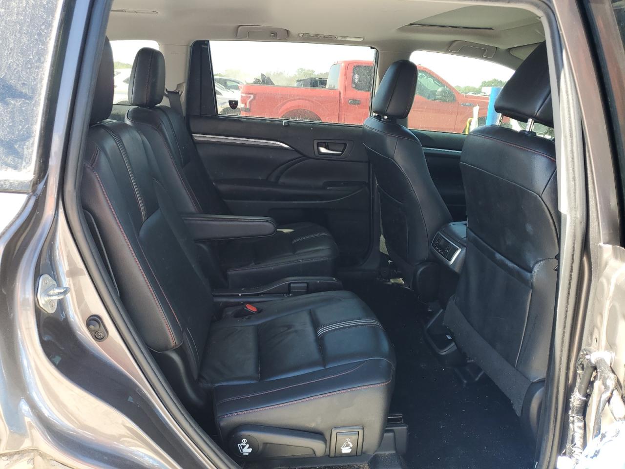 2019 Toyota Highlander Se VIN: 5TDJZRFH1KS976512 Lot: 84792555