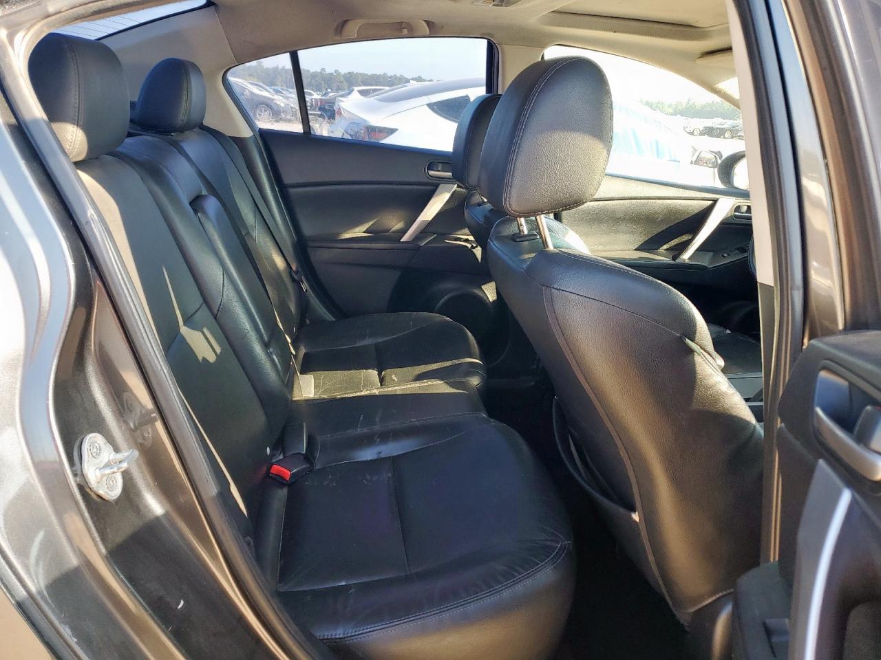 2010 Mazda 3 S VIN: JM1BL1S62A1130476 Lot: 82227315