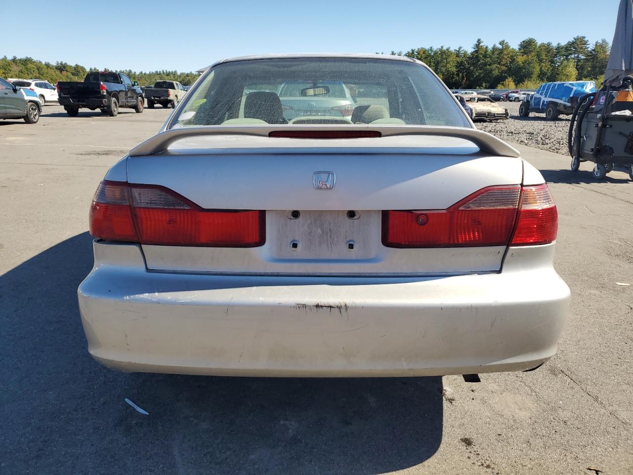 1998 Honda Accord Ex VIN: 1HGCG5659WA122384 Lot: 84902915