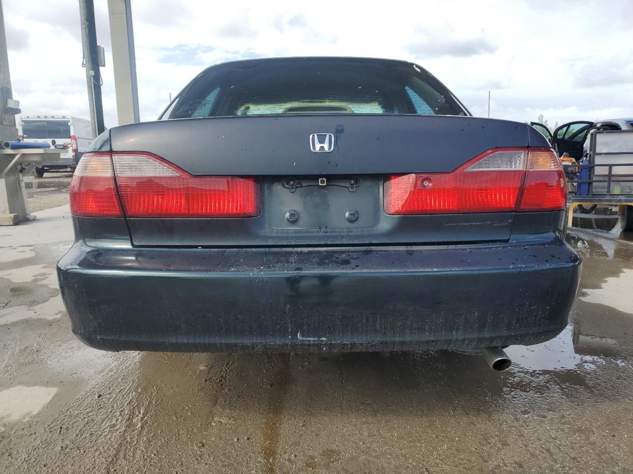 1999 Honda Accord Lx VIN: 1HGCG5648XA126242 Lot: 82204925