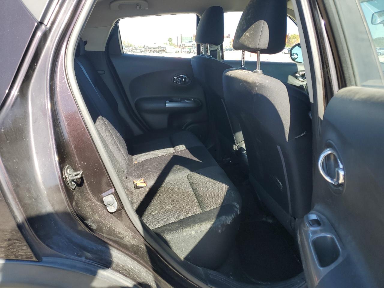 2014 Nissan Juke S VIN: JN8AF5MR4ET350704 Lot: 82398375