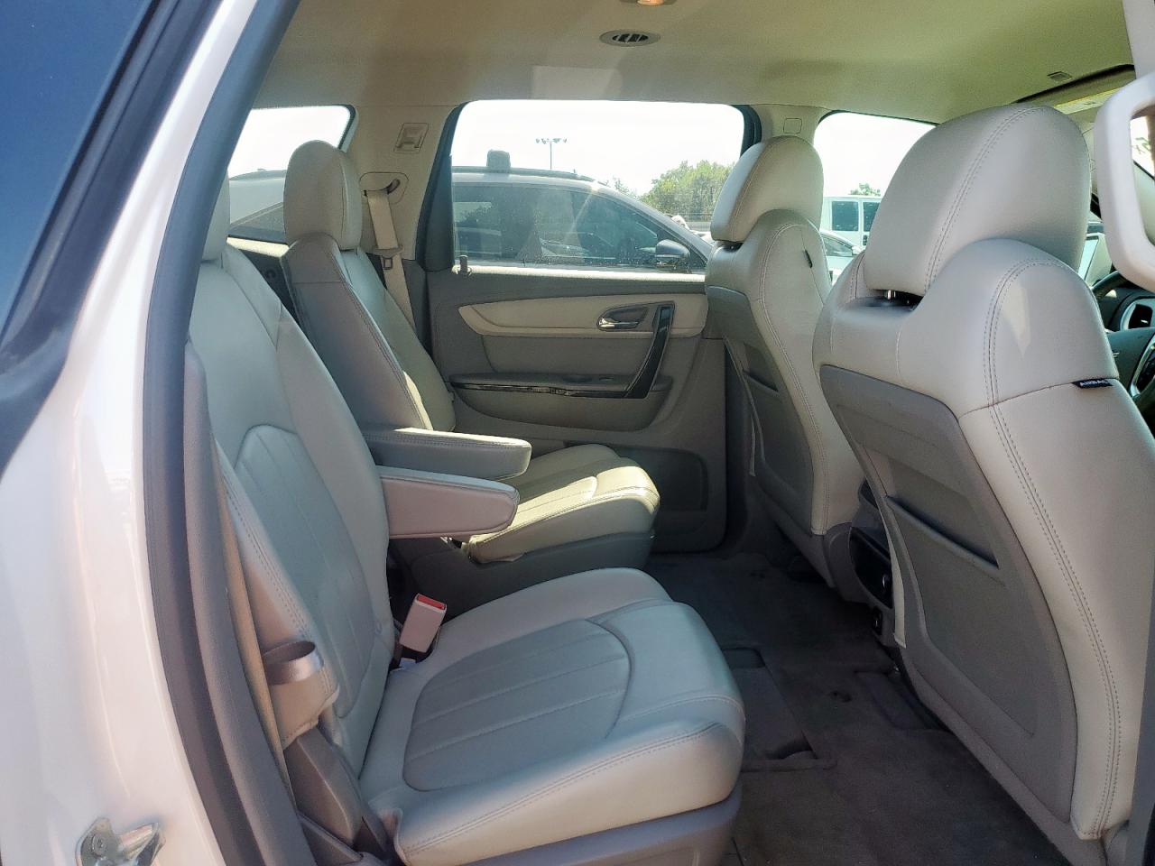 2017 Chevrolet Traverse Premier VIN: 1GNKRJKD8HJ337565 Lot: 82397165