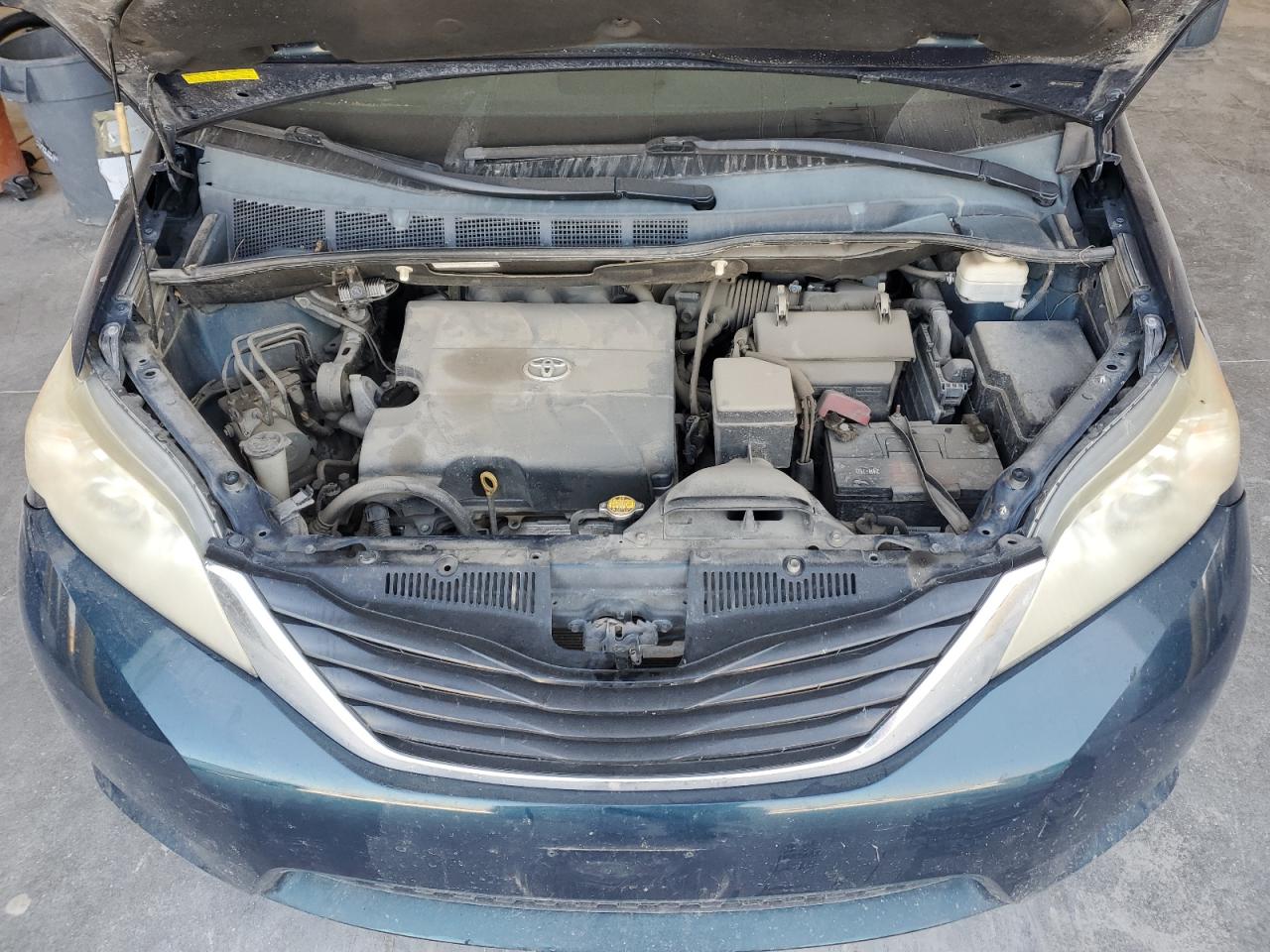 2011 Toyota Sienna Le VIN: 5TDKK3DC0BS127940 Lot: 81904295