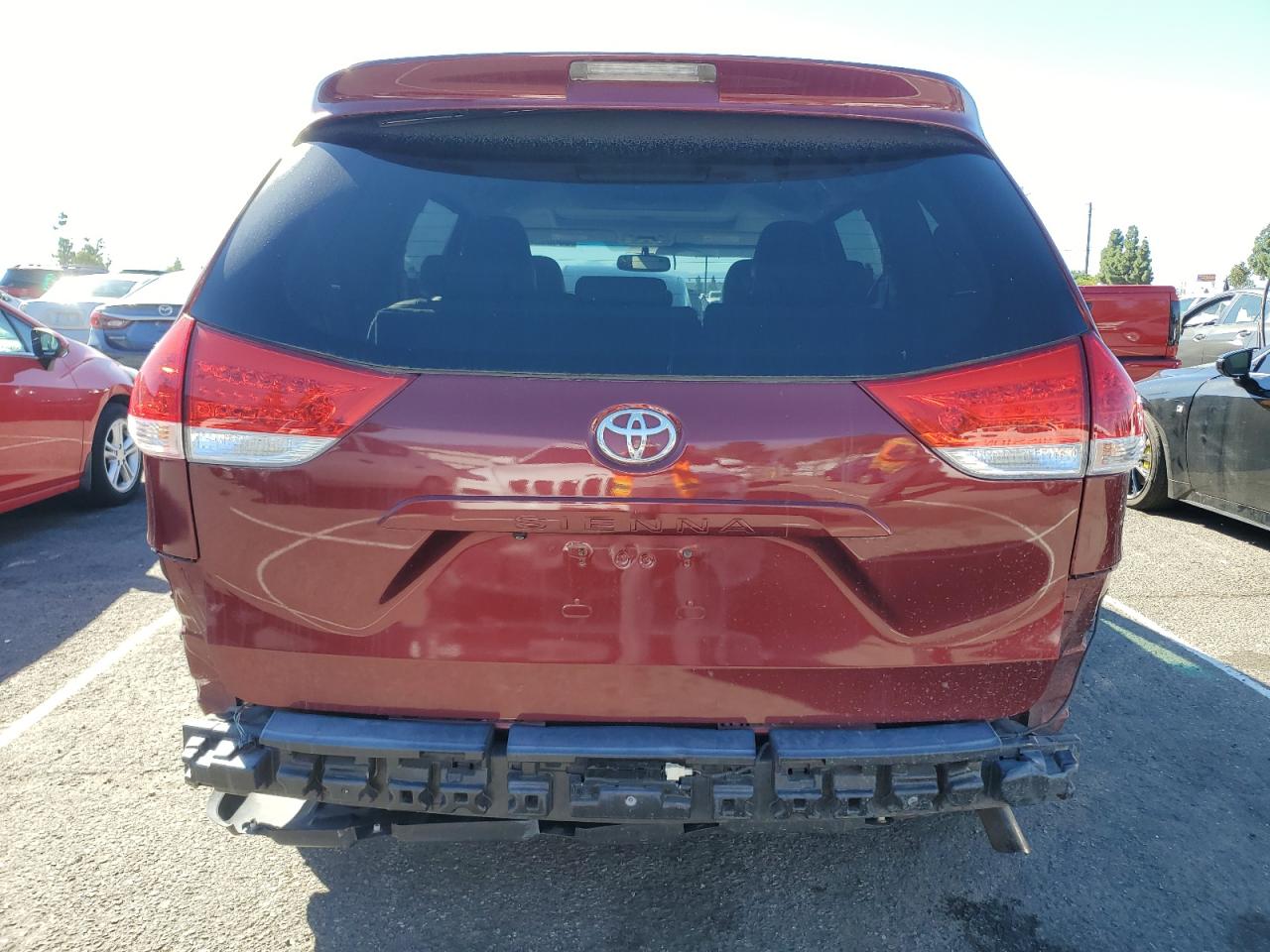 2011 Toyota Sienna Xle VIN: 5TDYK3DC3BS063421 Lot: 86600325