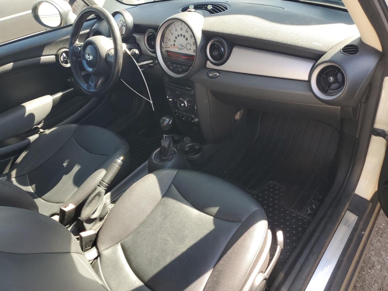 2011 Mini Cooper VIN: WMWSU3C51BT091462 Lot: 85765055