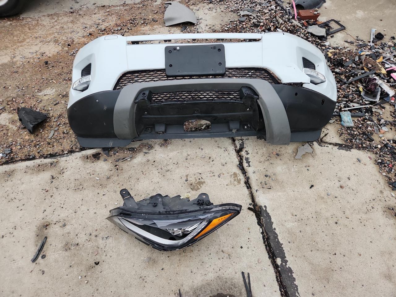 2015 Land Rover Range Rover Evoque Pure Premium VIN: SALVR2BG5FH051160 Lot: 82250785