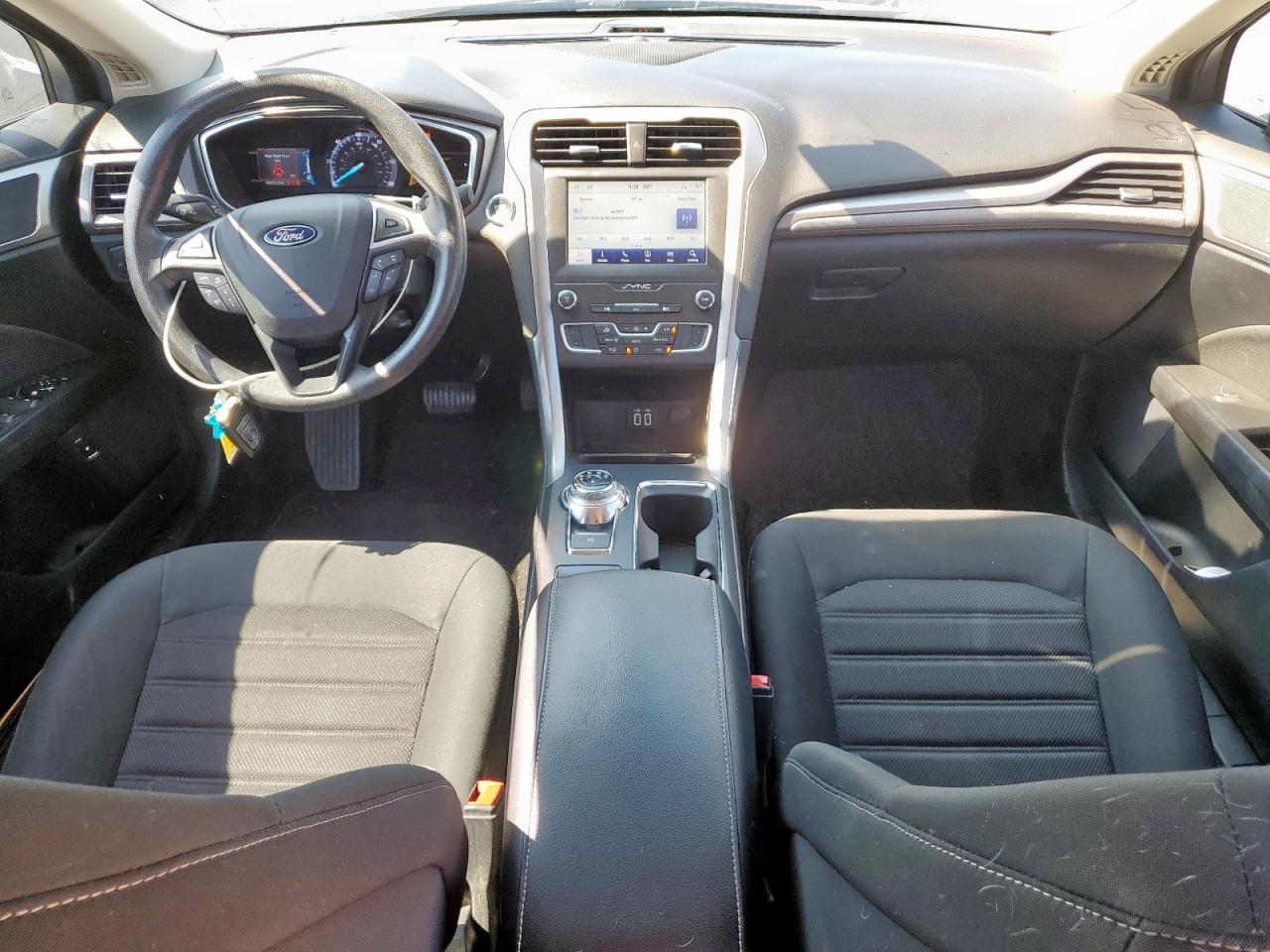 2020 Ford Fusion Se VIN: 3FA6P0LUXLR111072 Lot: 82106935