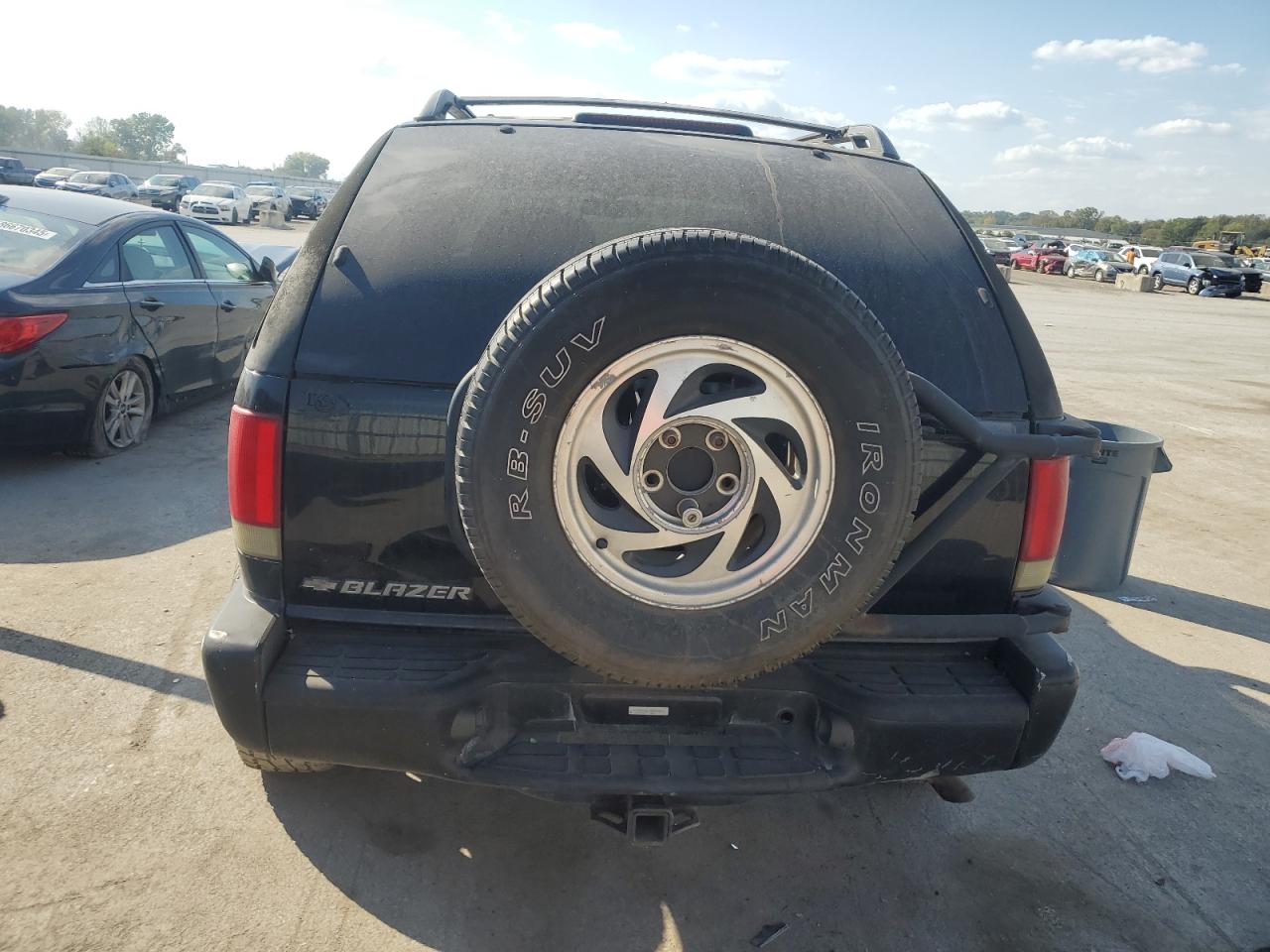 1998 Chevrolet Blazer VIN: 1GNCT18W8WK210708 Lot: 86884525