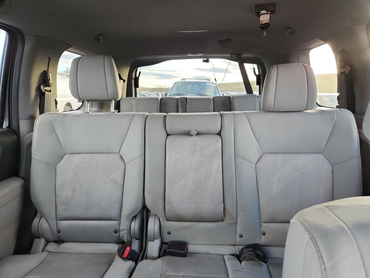 2015 Honda Pilot Lx VIN: 5FNYF4H25FB060218 Lot: 82473835