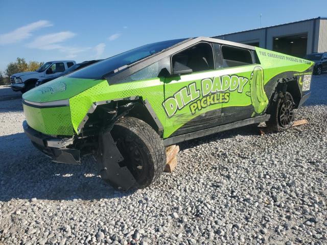 TESLA CYBERTRUCK 2024