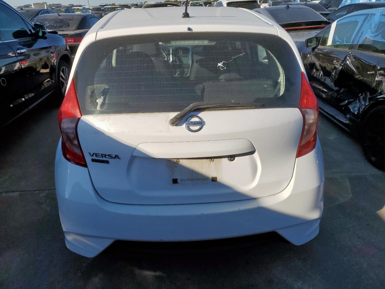 2018 Nissan Versa Note S VIN: 3N1CE2CP9JL370373 Lot: 81108505