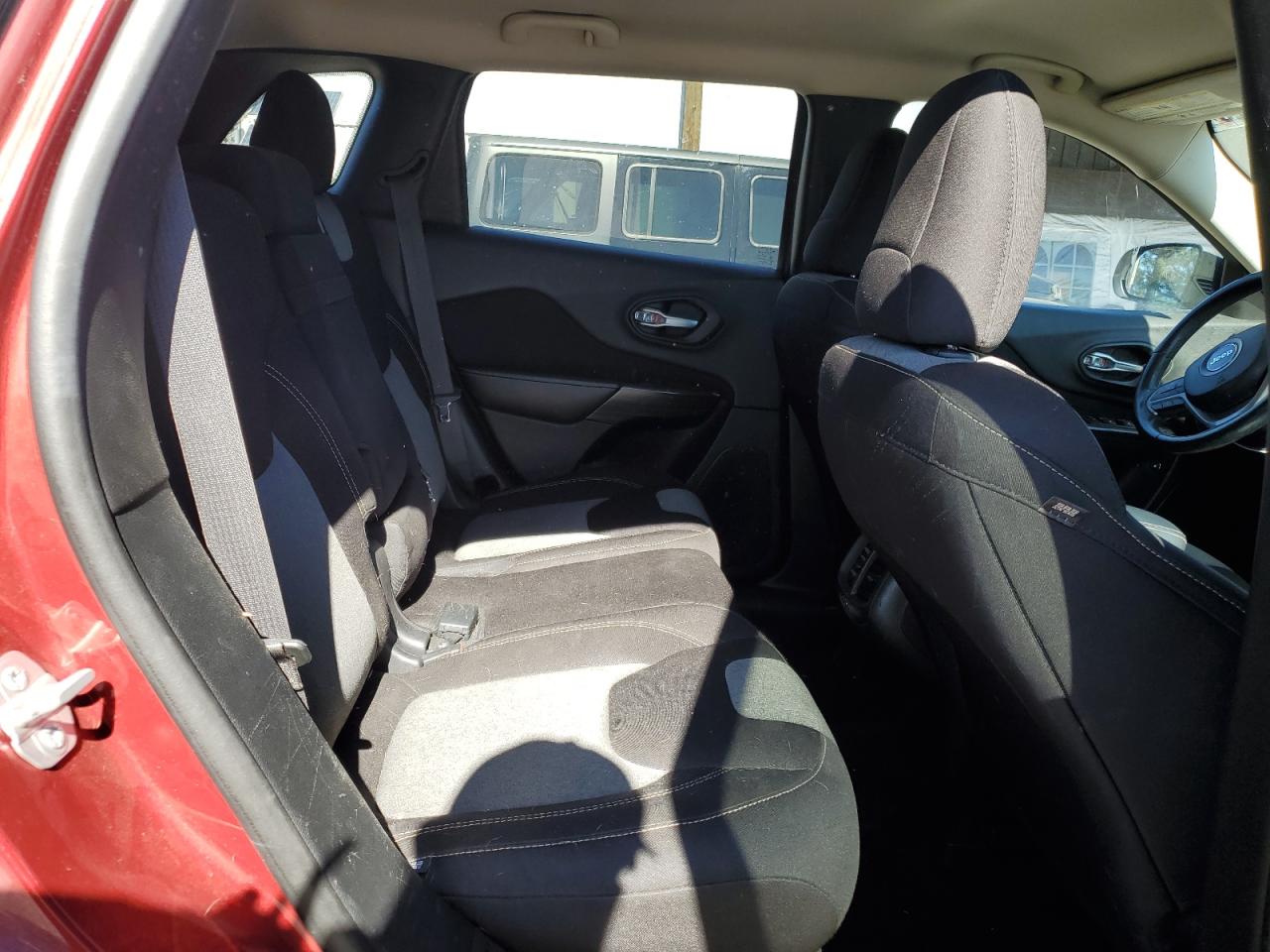 2015 Jeep Cherokee Sport VIN: 1C4PJLAB4FW660495 Lot: 87248325