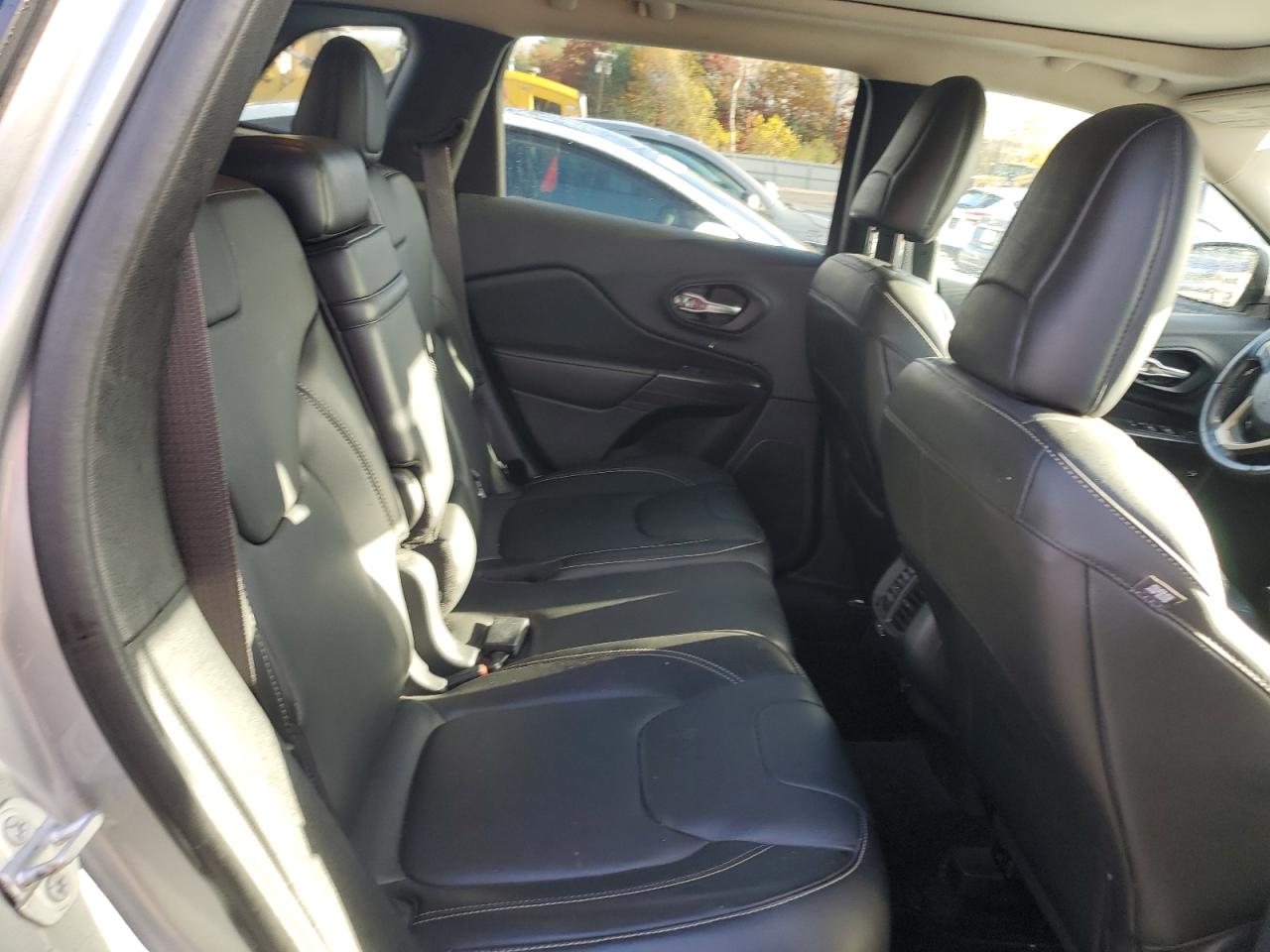 2015 Jeep Cherokee Limited VIN: 1C4PJMDS6FW688834 Lot: 89801555