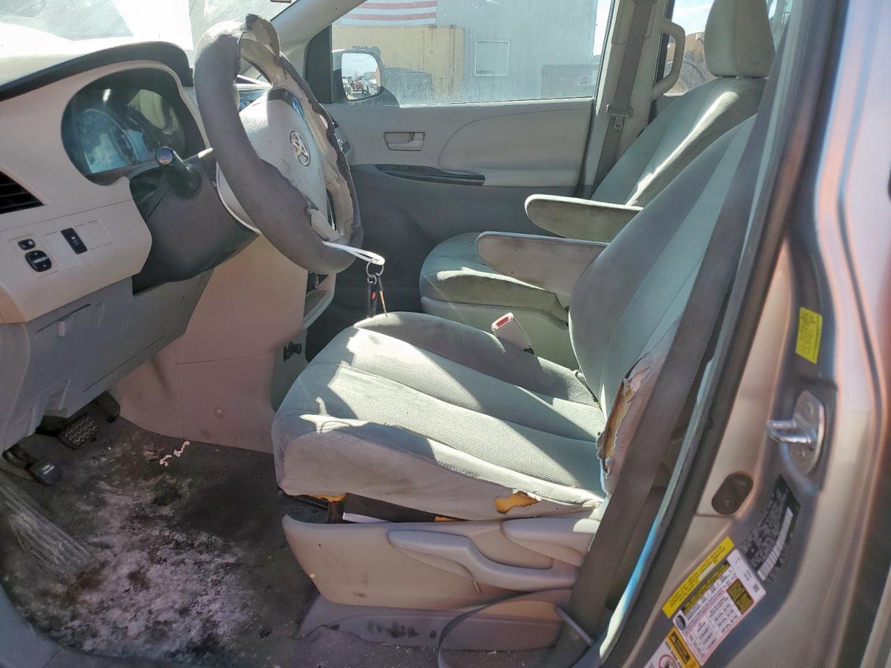 2011 Toyota Sienna Base VIN: 5TDKA3DC2BS001954 Lot: 81678805