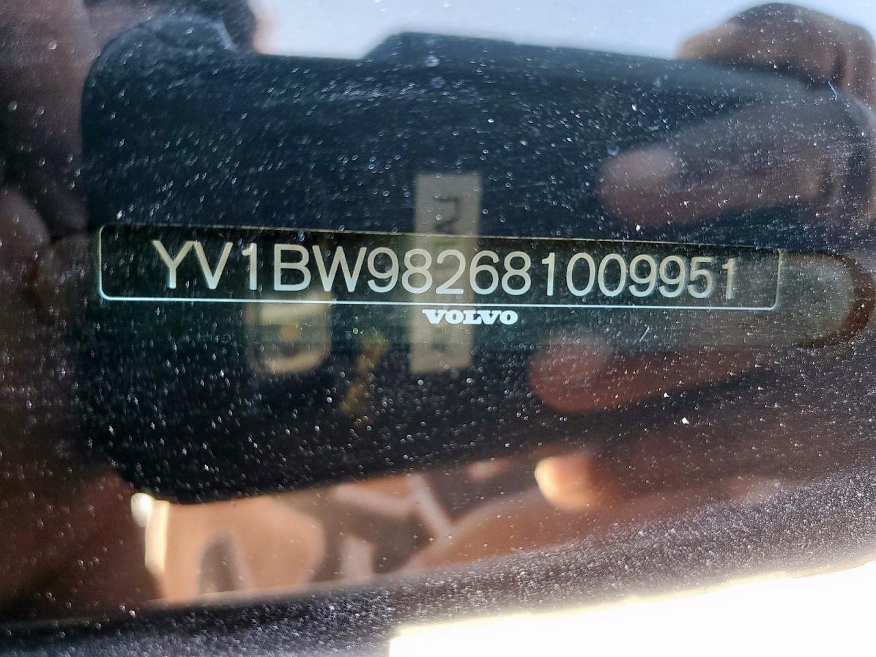 2008 Volvo V70 3.2 VIN: YV1BW982681009951 Lot: 90241335