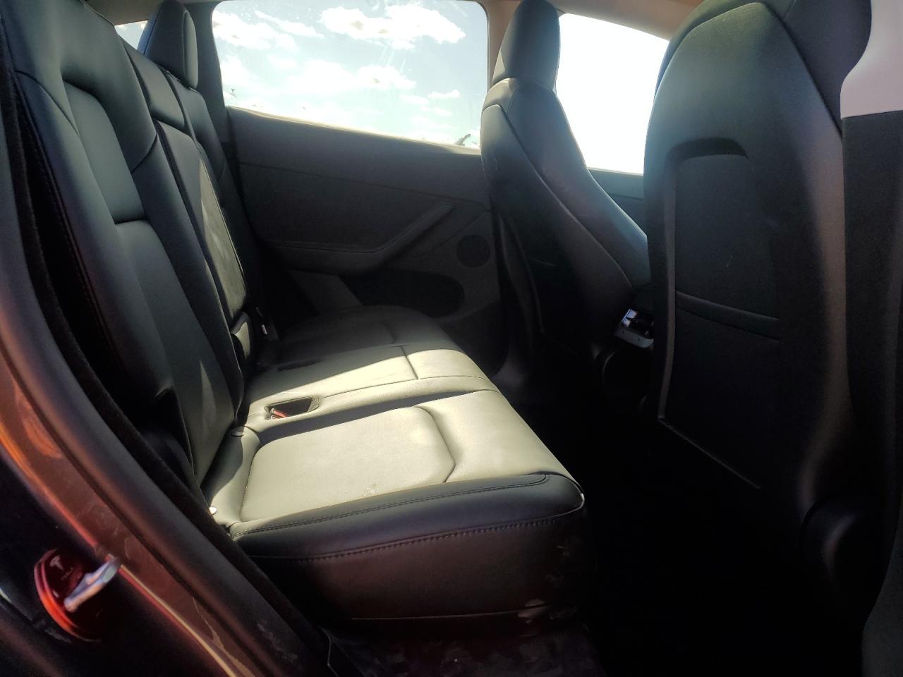 2024 Tesla Model Y VIN: 7SAYGDEE6RA217299 Lot: 87289985