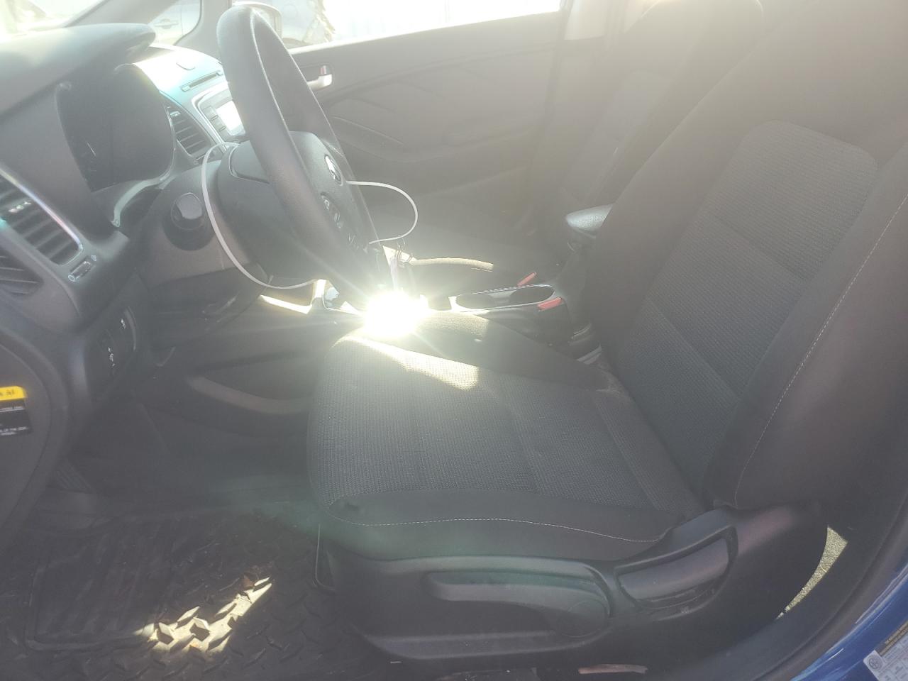 2018 Kia Forte Lx VIN: 3KPFK4A73JE260537 Lot: 84387985