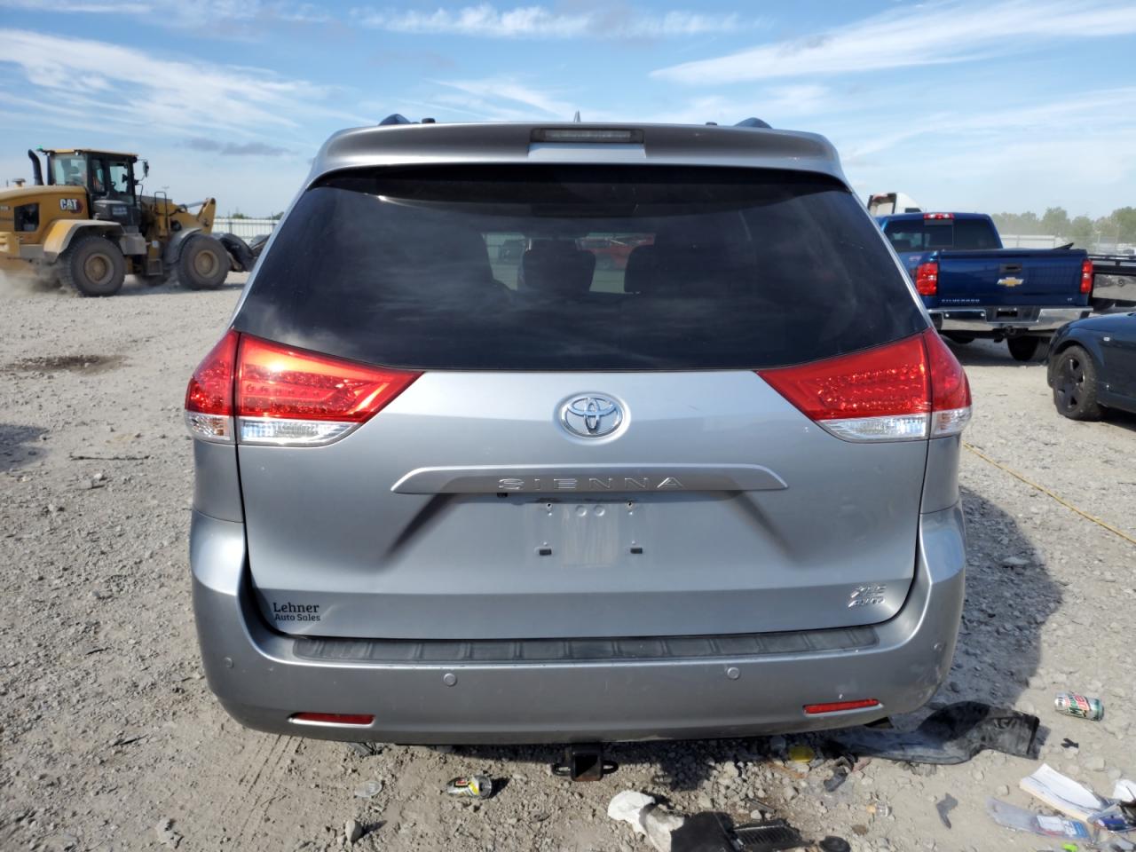 2011 Toyota Sienna Xle VIN: 5TDDK3DC7BS012731 Lot: 81952235