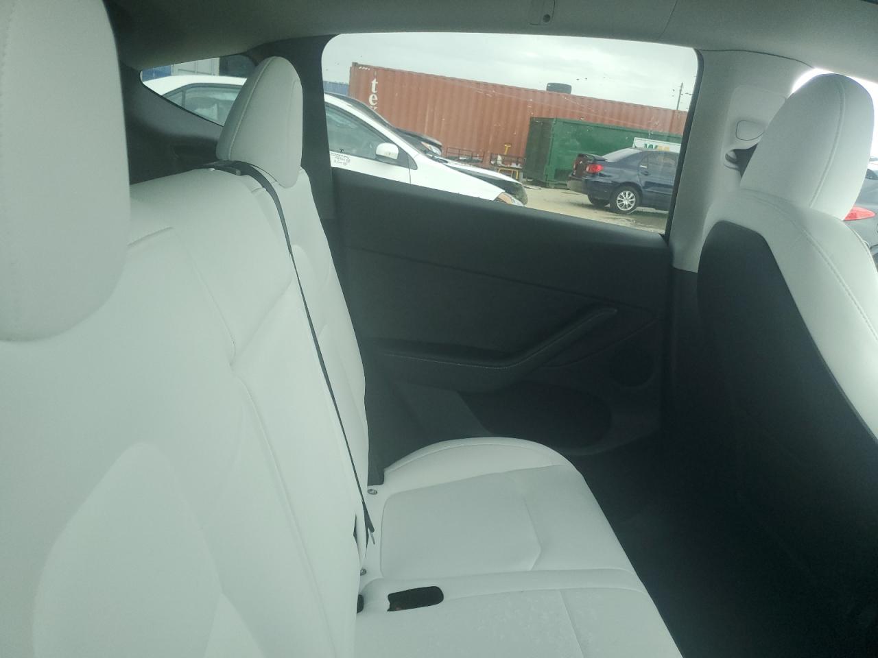 2024 Tesla Model Y VIN: 7SAYGDEF7RF059292 Lot: 85135115