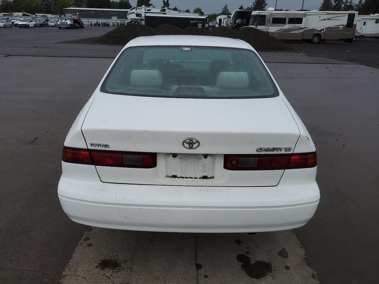 1998 Toyota Camry Ce VIN: JT2BG22K4W0204980 Lot: 81974825