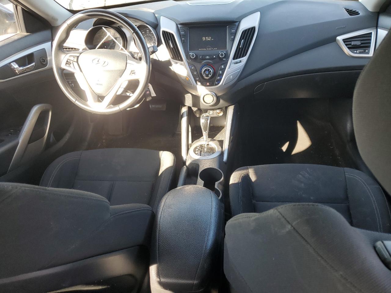 2017 Hyundai Veloster VIN: KMHTC6AD3HU310152 Lot: 71625935