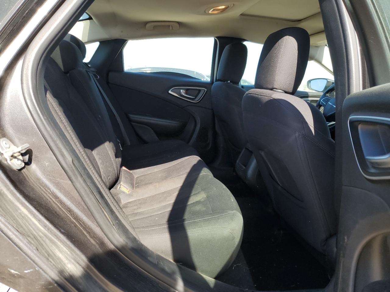 2015 Chrysler 200 Limited VIN: 1C3CCCAB8FN588834 Lot: 86788165